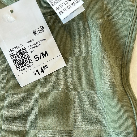 Forever 21 Green sleeveless bodysuit - Picture 4 of 4